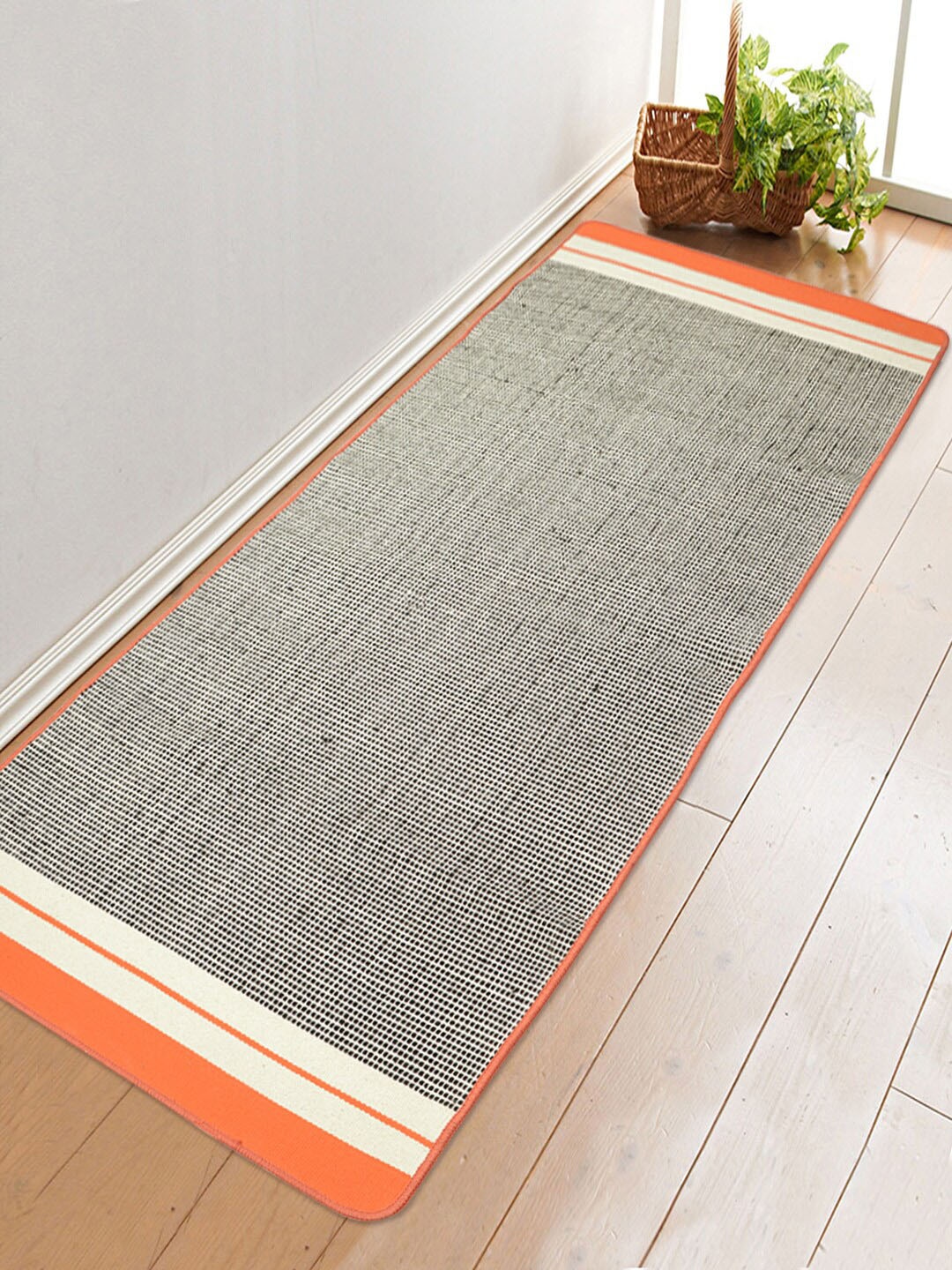 

Saral Home Unisex Black & Orange Self Design Anti Skid Yoga Mat