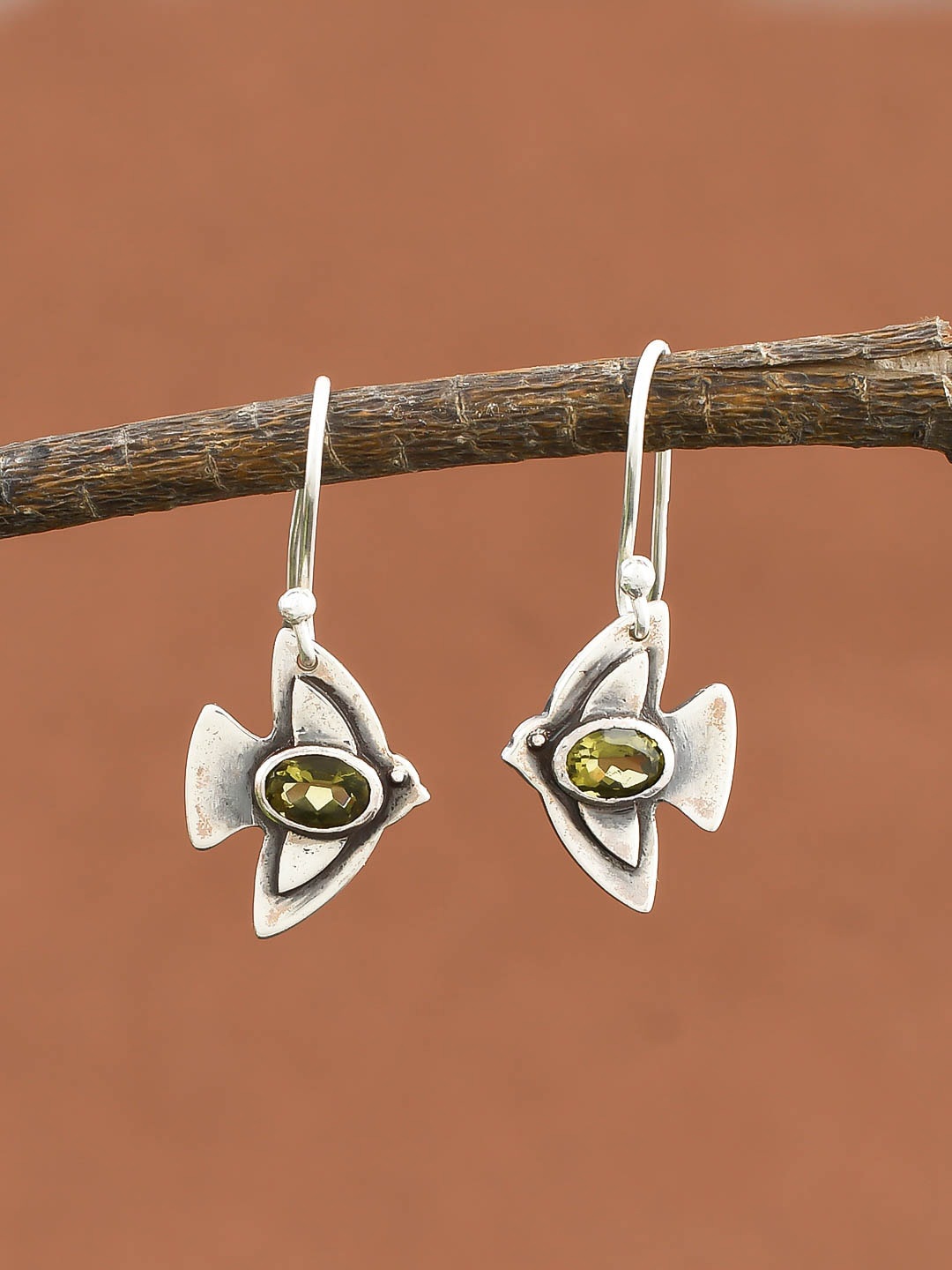 

Silvermerc Designs Silver-Toned & Green Fish-Shaped Drop Earrings
