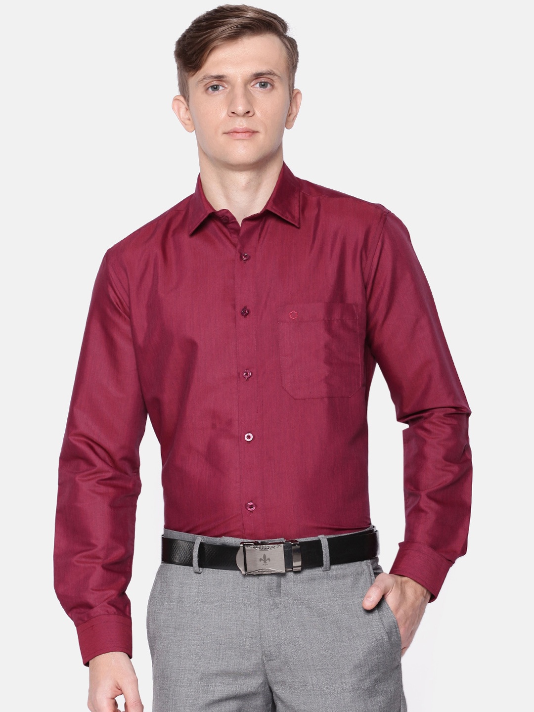 

Jansons Men Maroon Regular Fit Solid Formal Shirt