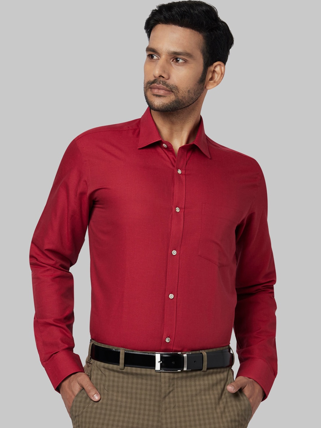 

Park Avenue Men Red Regular Fit Solid Formal Shirt