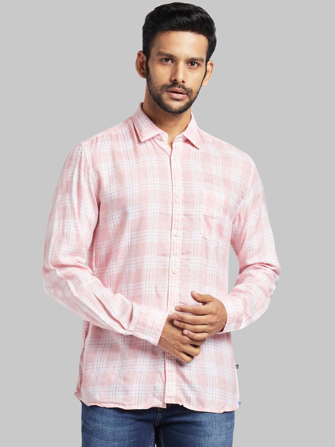 

Parx Men Pink & White Regular Fit Checked Casual Shirt