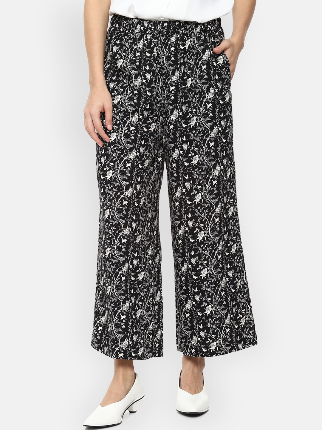 

Van Heusen Women Black & White Regular Fit Printed Parallel Trousers