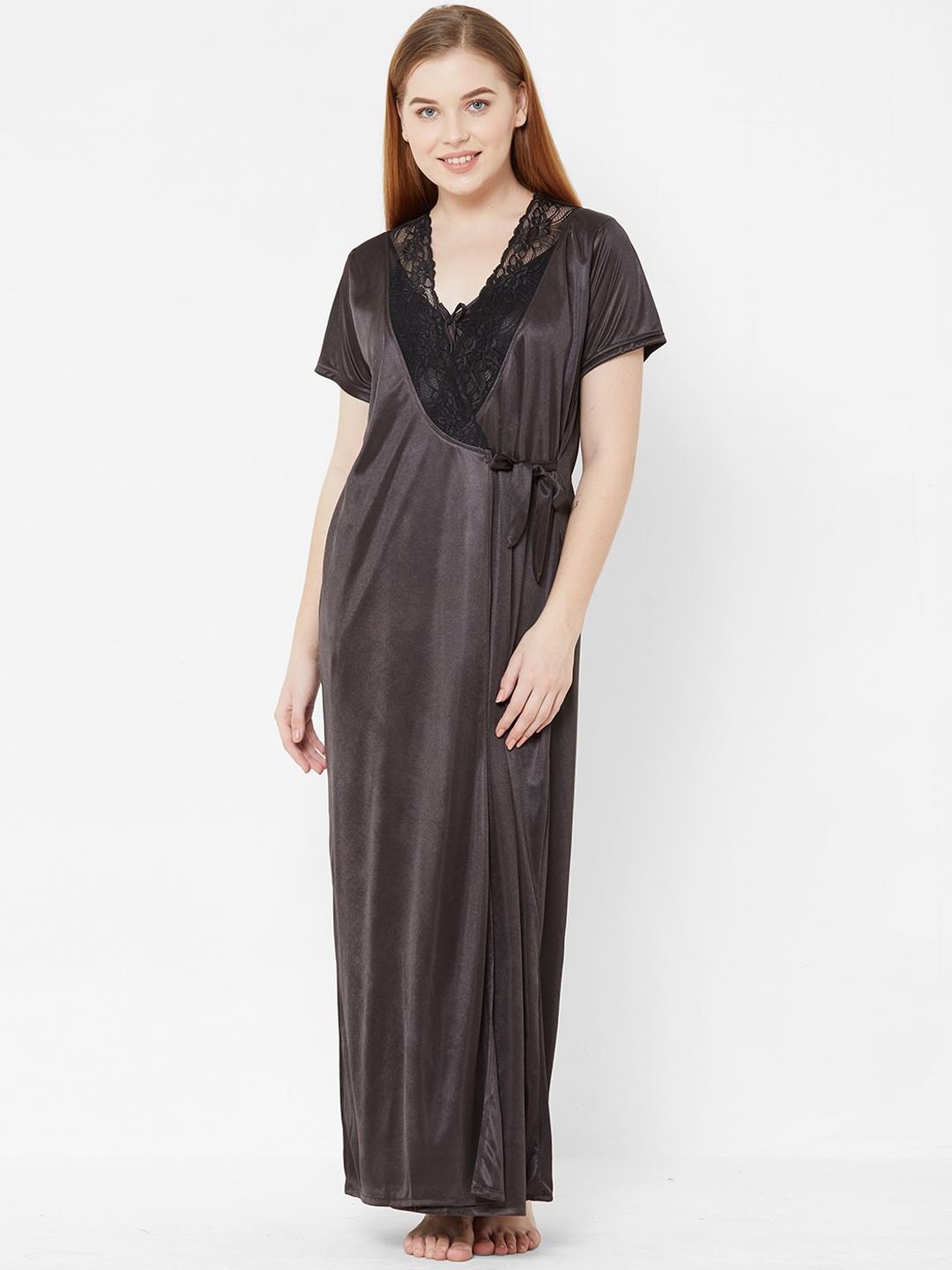 

FashionRack Black Solid Nightdress With Robe