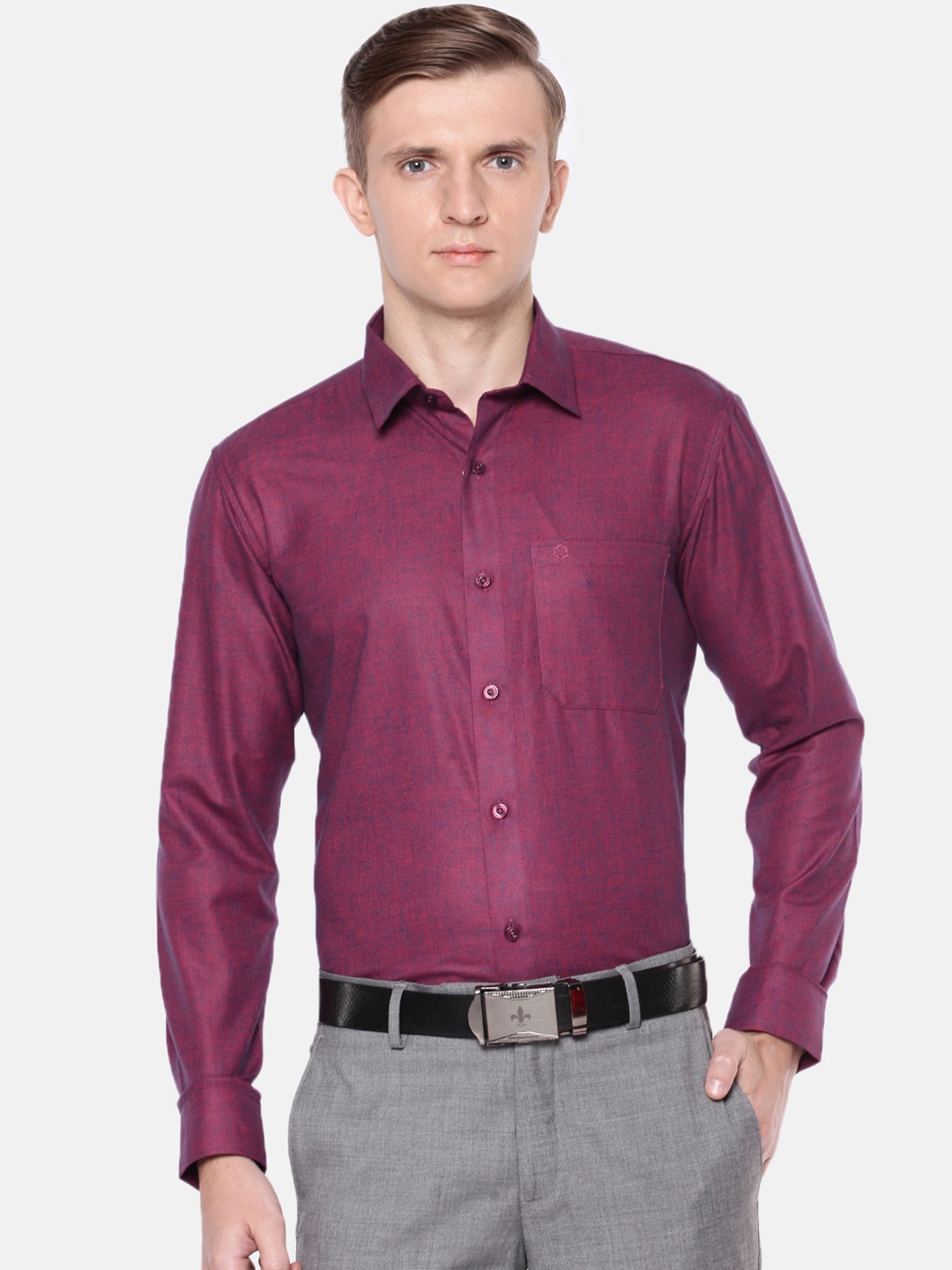 

Jansons Men Maroon & Blue Regular Fit Self Design Formal Shirt