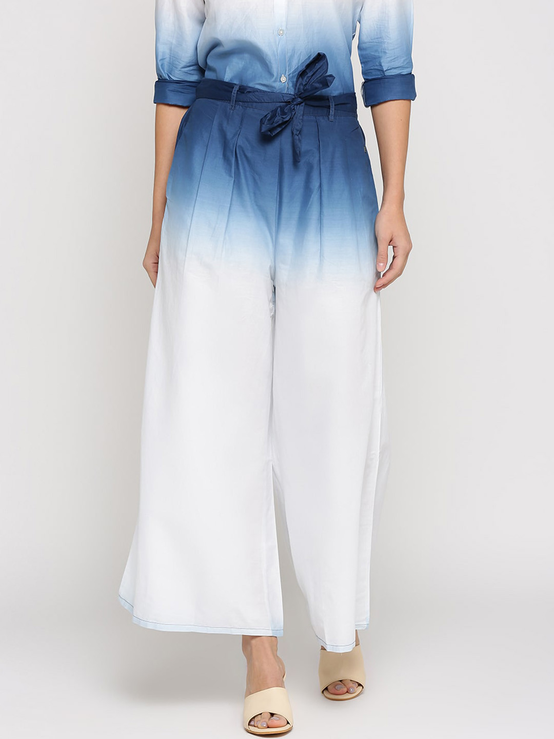 

Pepe Jeans Women White & Blue Regular Fit Printed Parallel Trousers