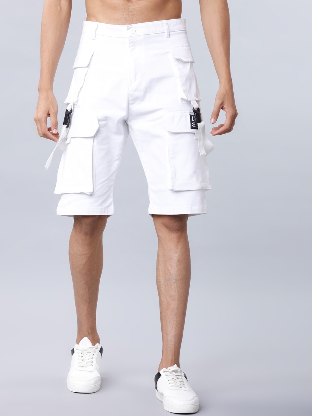 

LOCOMOTIVE Men White Solid Slim Fit Cargo Shorts