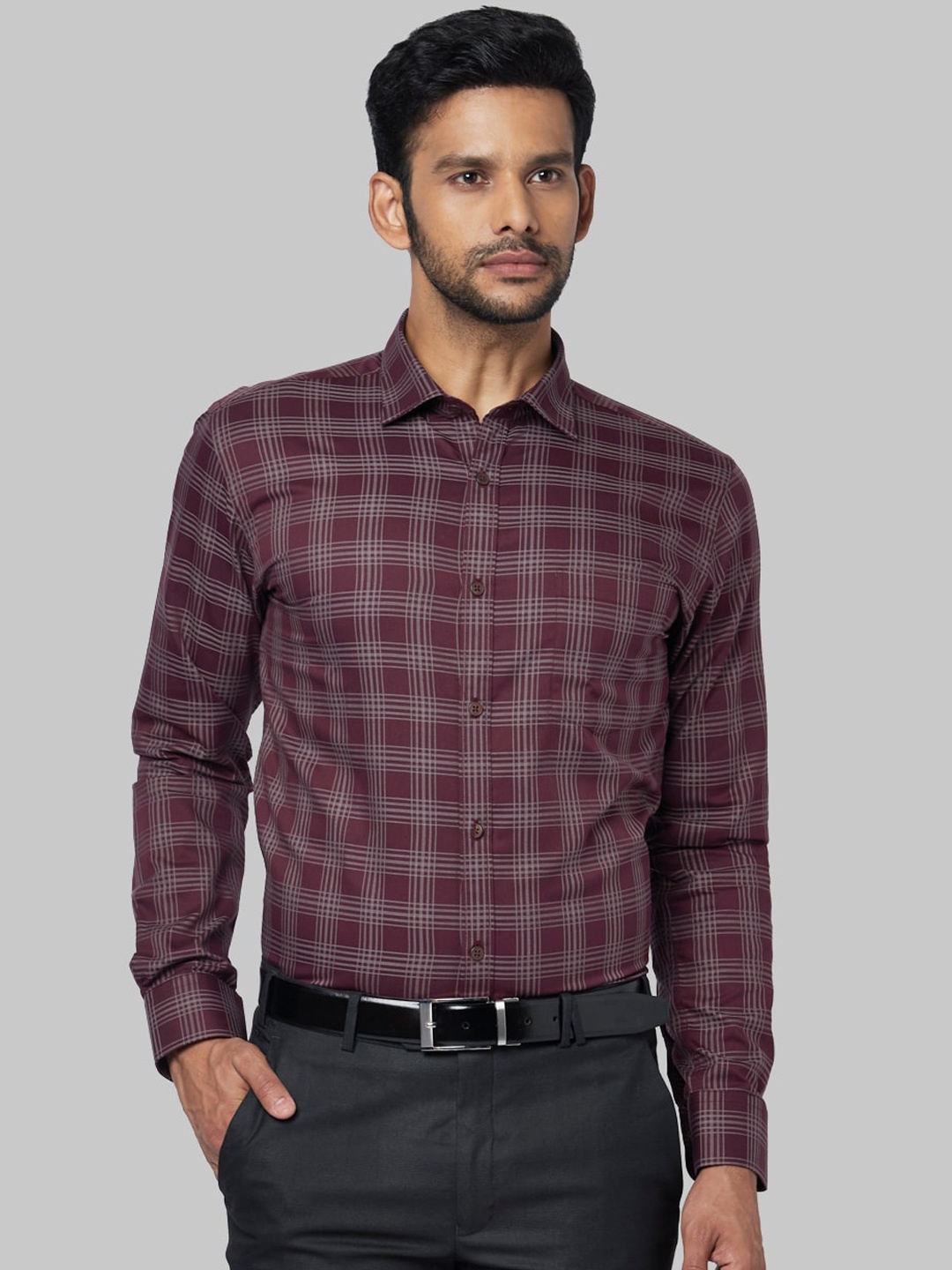 

Park Avenue Men Maroon & Grey Regular Fit Checked Formal Shirt