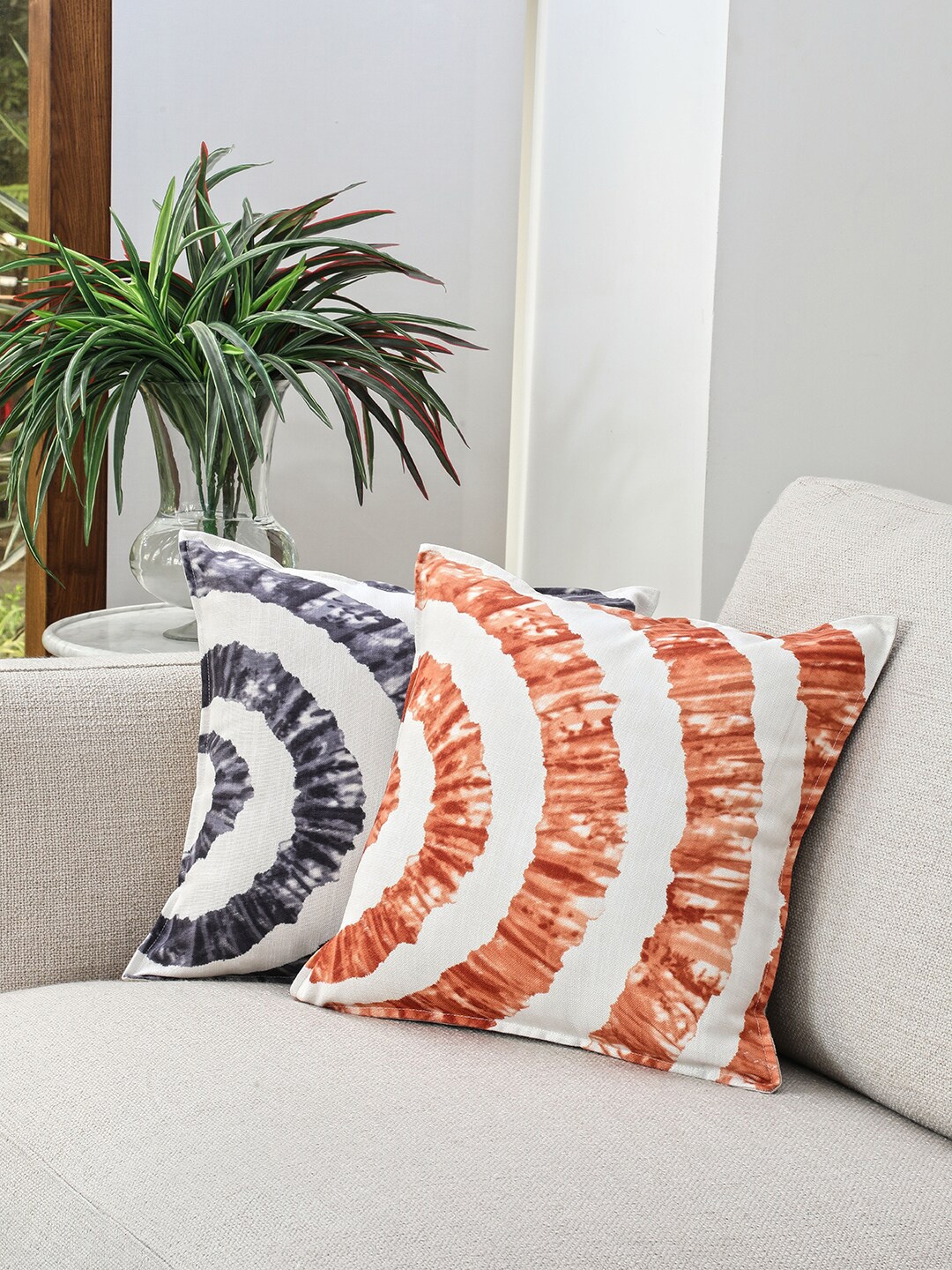 

BLUE BOAT White & Red Set of 2 Abstract Square Cushion Covers