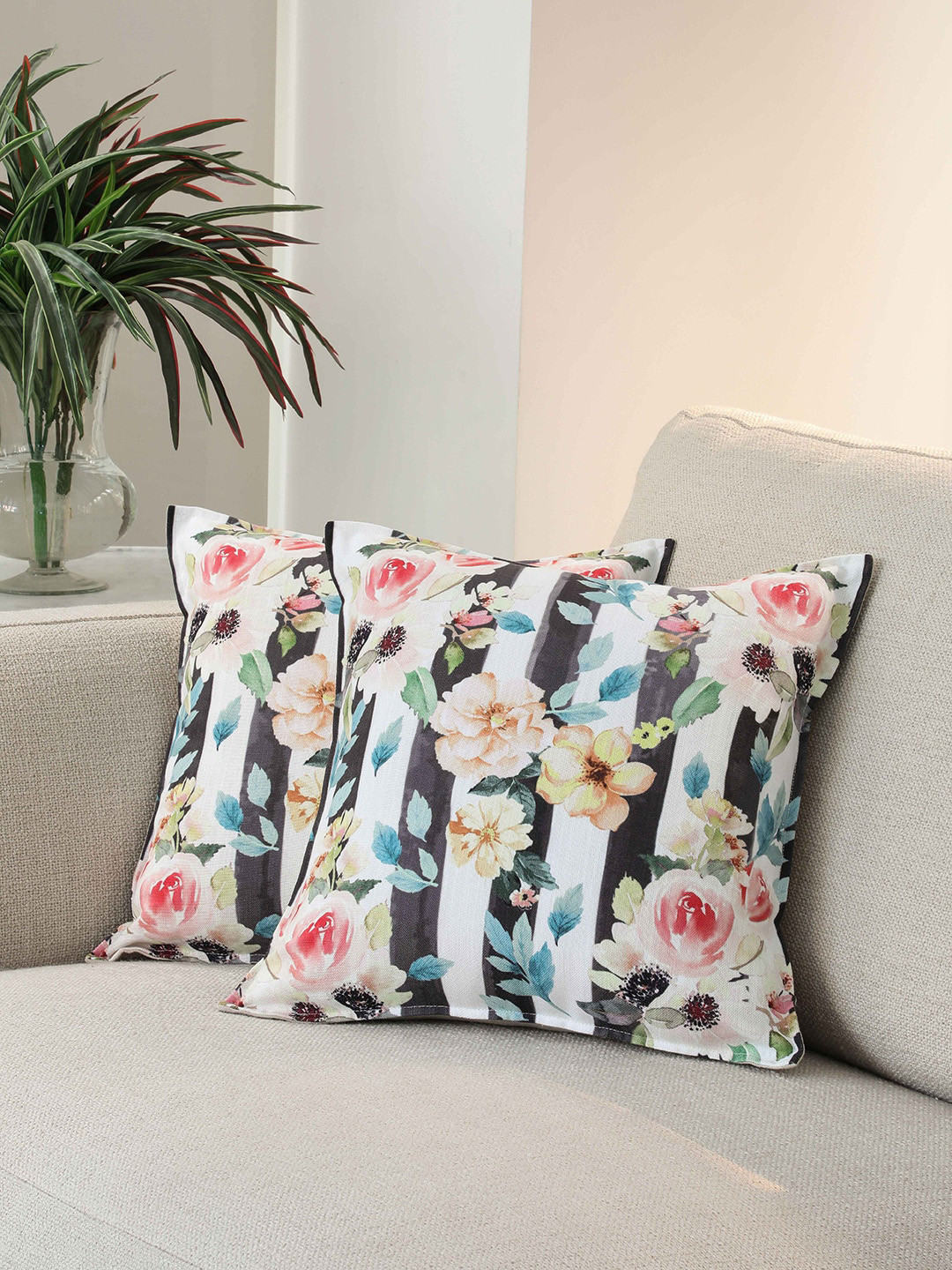 

BLUE BOAT Set of 2 White & Blue Floral Square Cushion Covers