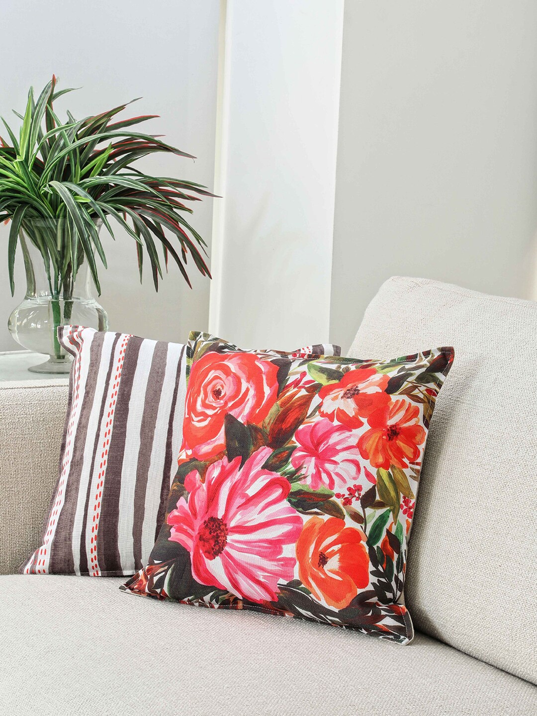 

BLUE BOAT Red & Off-White Set of 2 Floral Square Cushion Covers