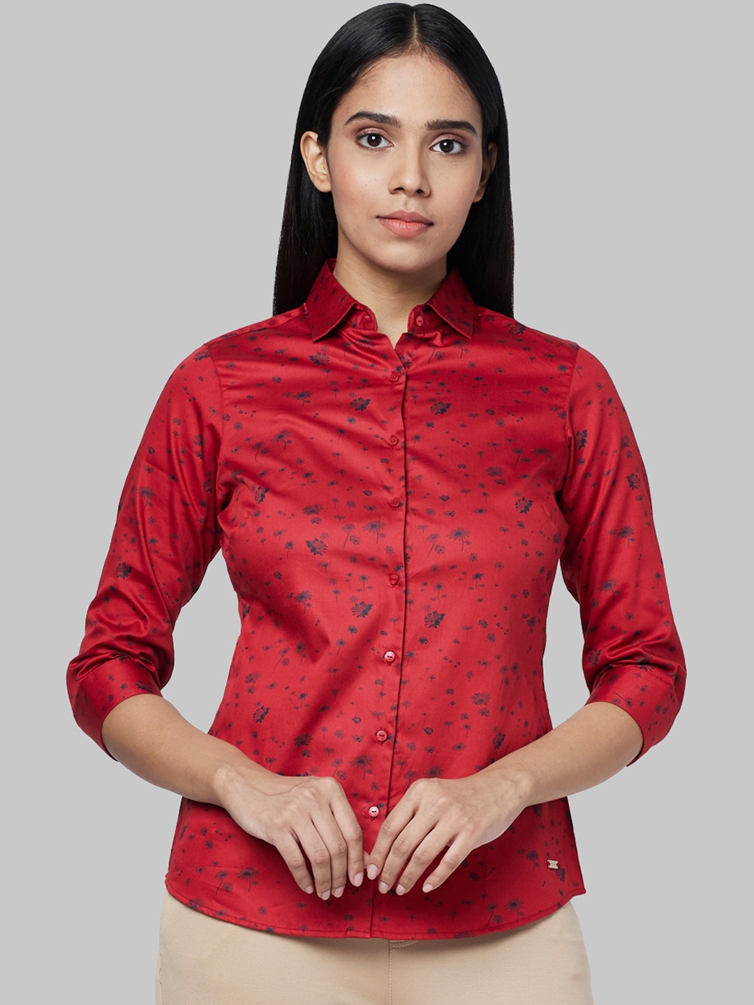 

Park Avenue Women Red & Black Regular Fit Printed Casual Shirt