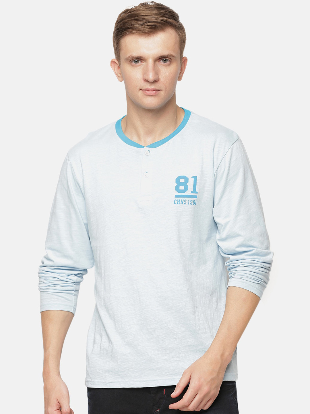 

Chennis Men Blue White Solid Tshirt