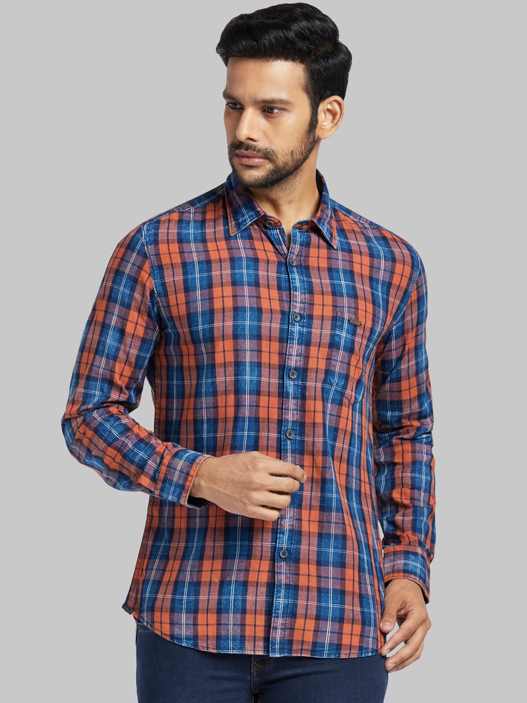 

Parx Men Red & Blue Regular Fit Checked Casual Shirt