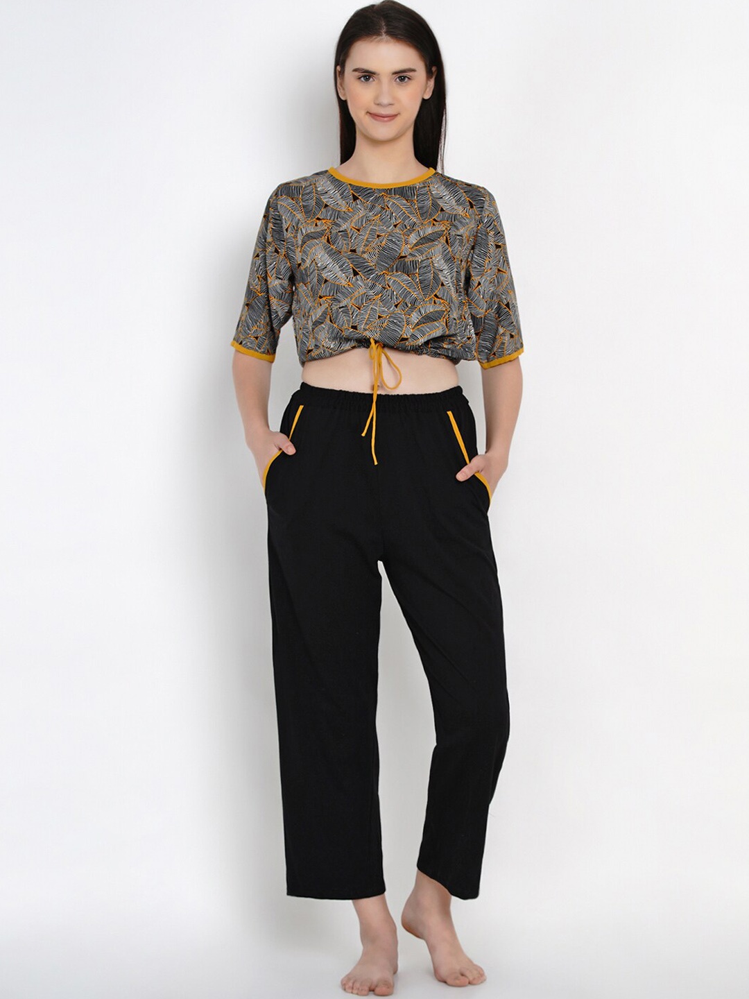 

EROTISSCH Women Black & White Printed Night Suit
