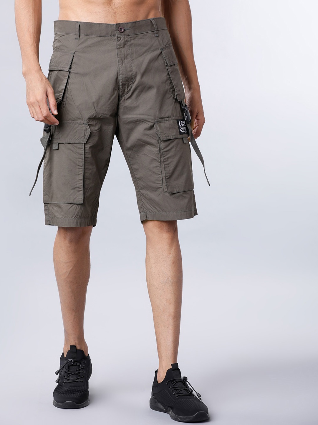 

LOCOMOTIVE Men Grey Solid Slim Fit Cargo Shorts