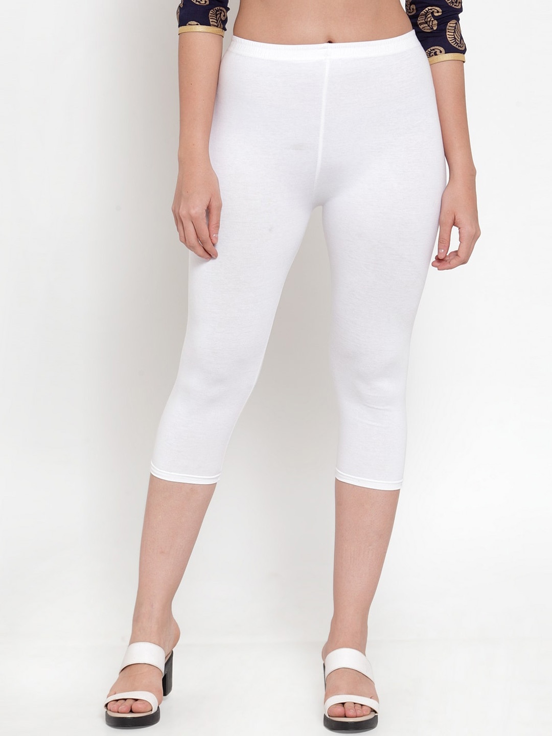 

GRACIT Women White Solid Slim Fit Capris