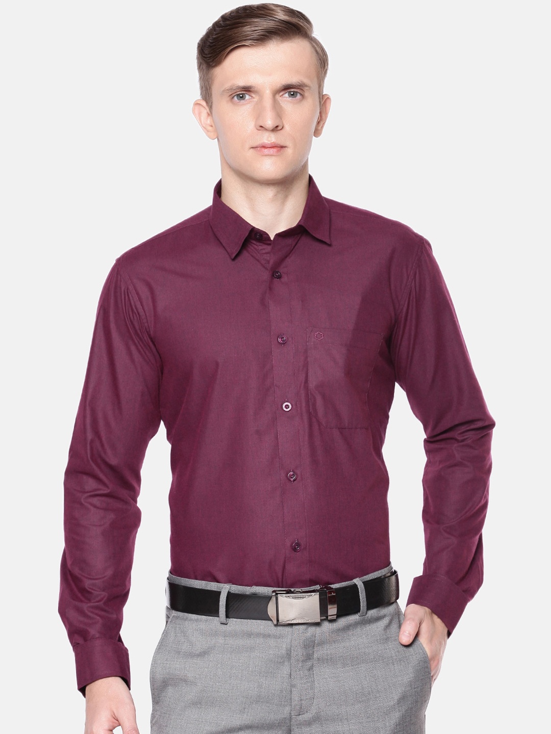 

Jansons Men Maroon Regular Fit Solid Formal Shirt