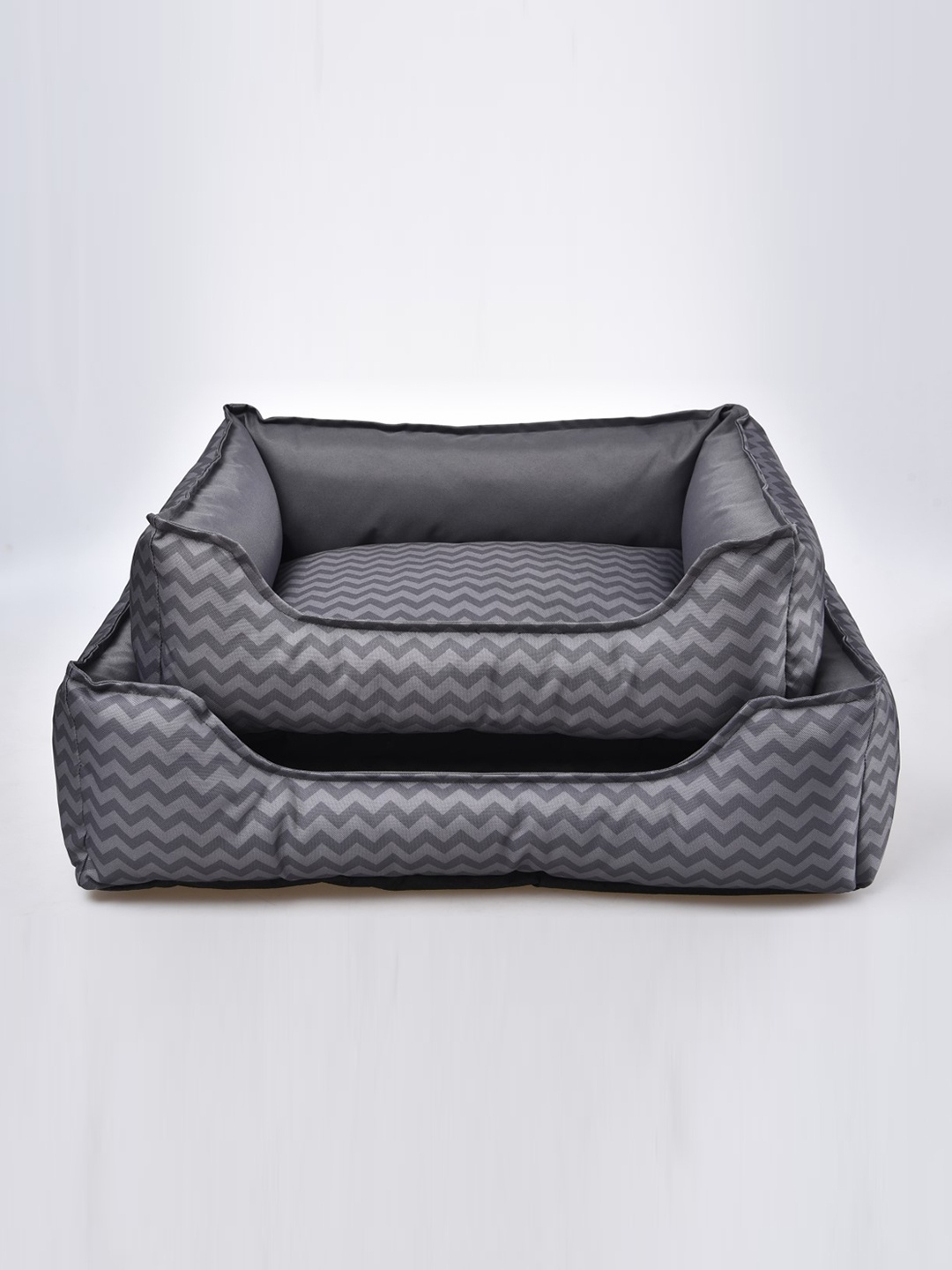 

PawsnCollars Grey Printed Pet Bed