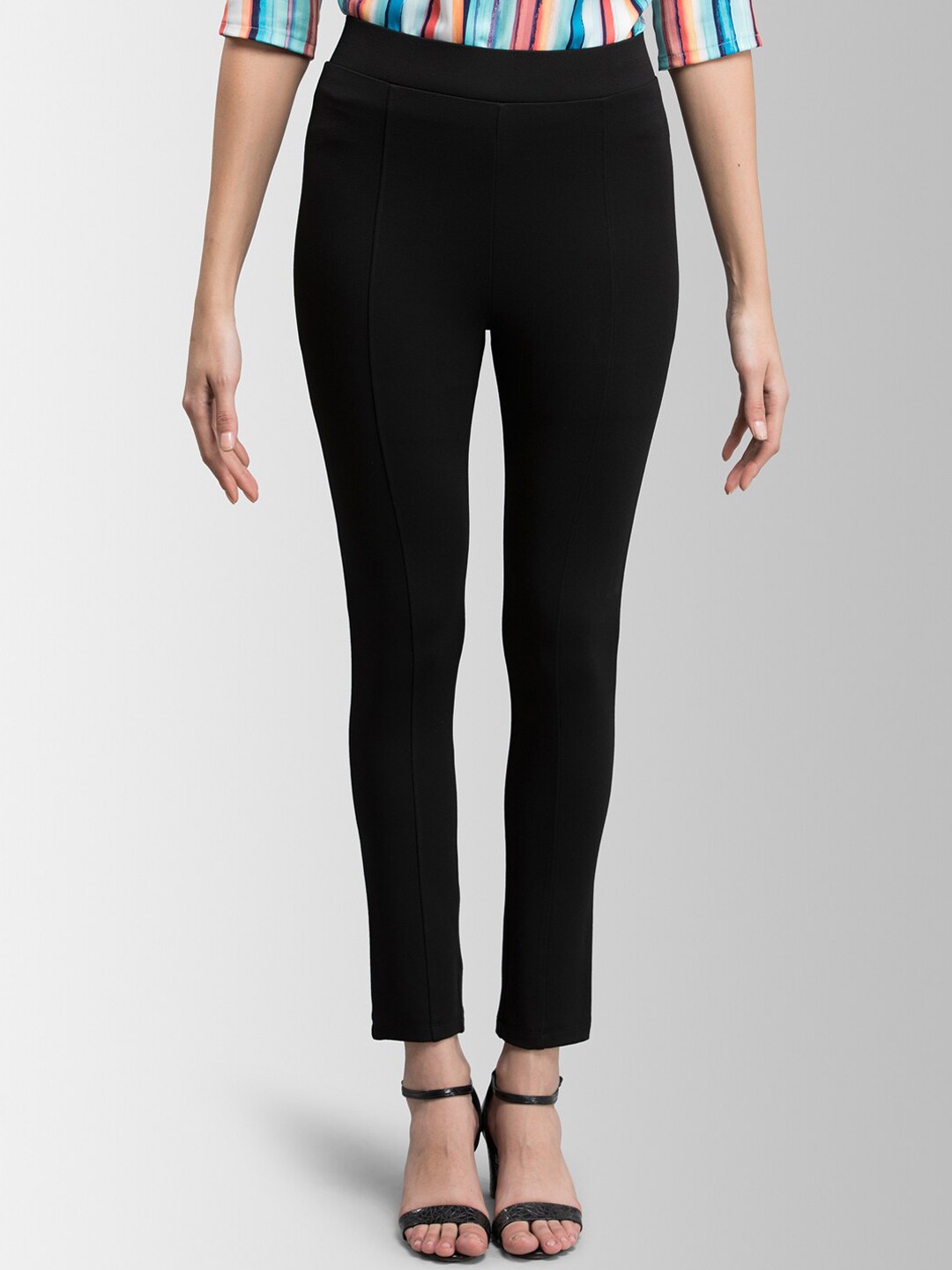 

FableStreet Women Black Solid Skinny-Fit Knitted Jeggings