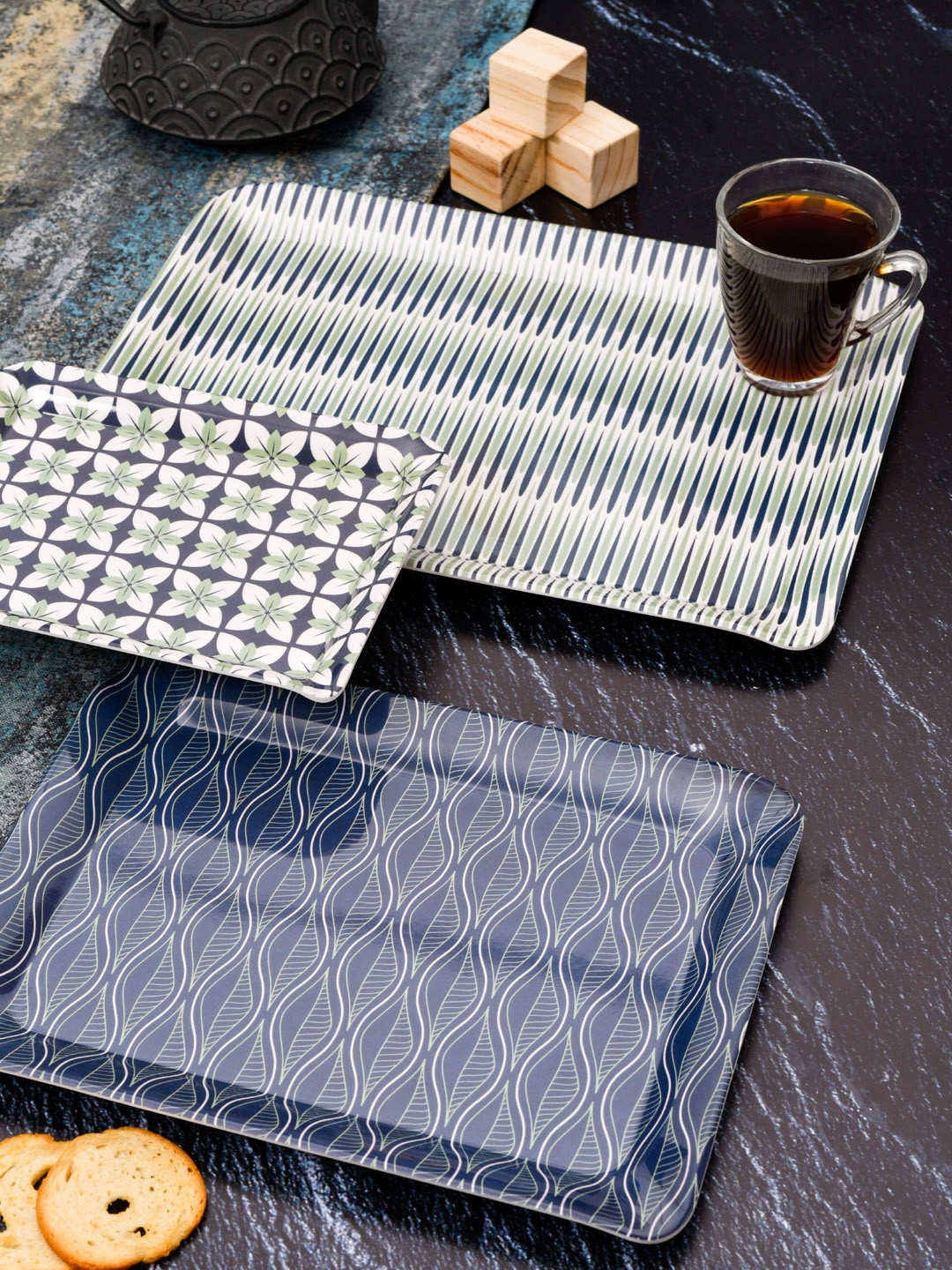 GOODHOMES Set of 3 Melamine Serving Trays, Blue