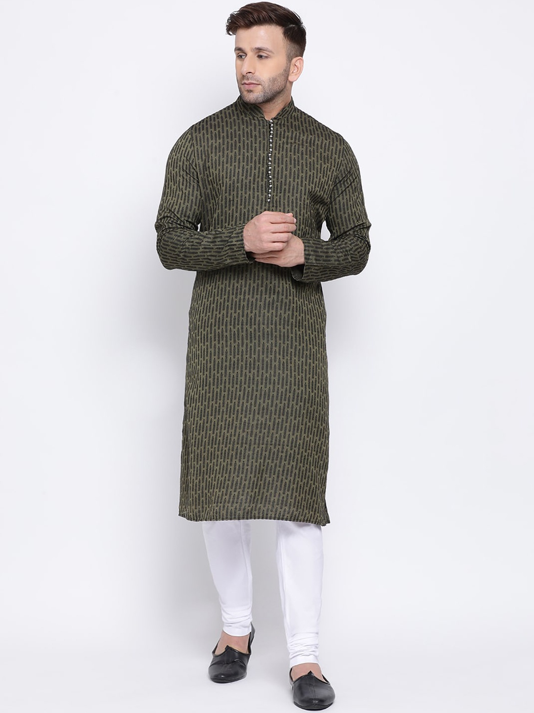 

NAMASKAR Men Green Cotton Printed Straight Kurta