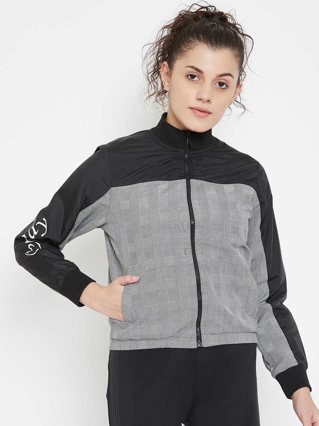

PERFKT-U Women Grey & Black Colourblocked Sweatshirt