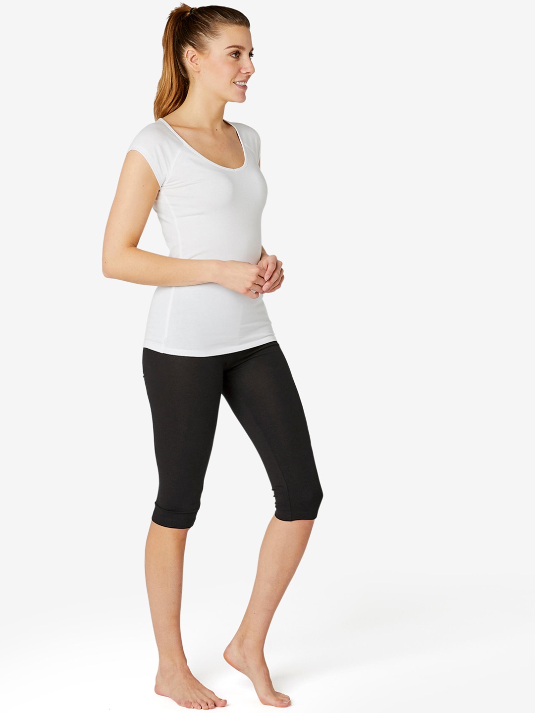 

NYAMBA By Decathlon Women Black Cotton Slim Fit Capris