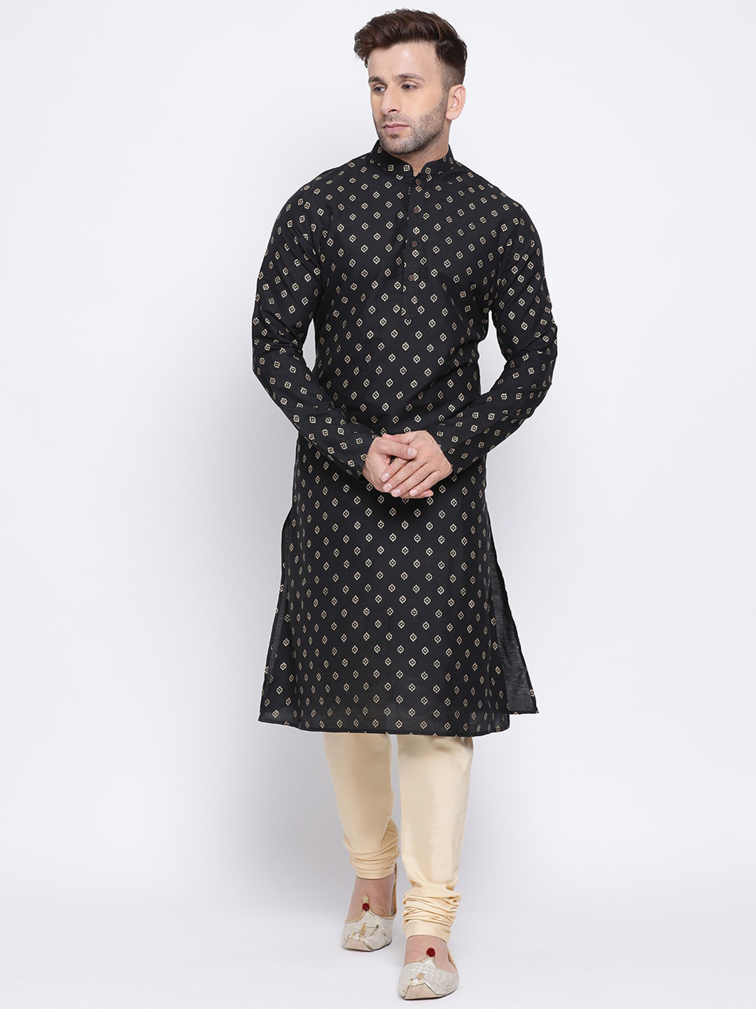 

NAMASKAR Men Black Cotton Blend Printed Kurta