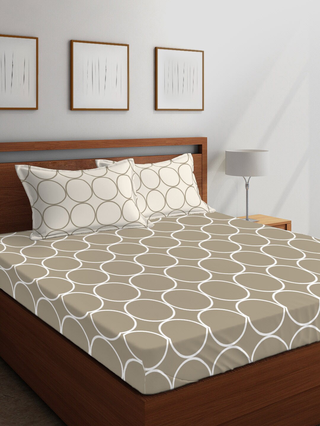 

Layers Beige Geometric 104 TC Cotton 1 Queen Bedsheet with 2 Pillow Covers