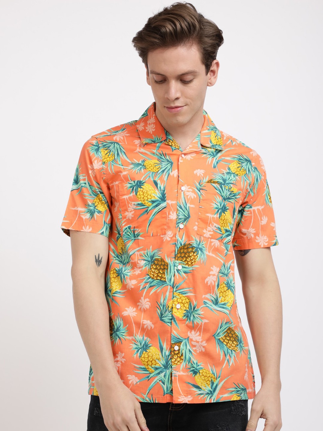 

Bene Kleed Men Orange & Green Regular Fit Printed Casual Shirt