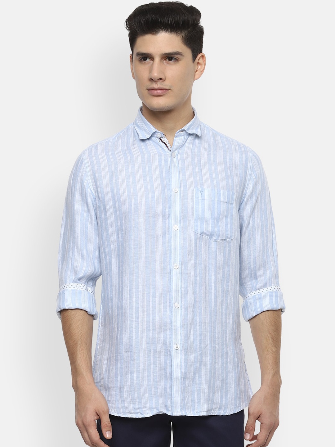 

Van Heusen Sport Men White Slim Fit Striped Casual Shirt