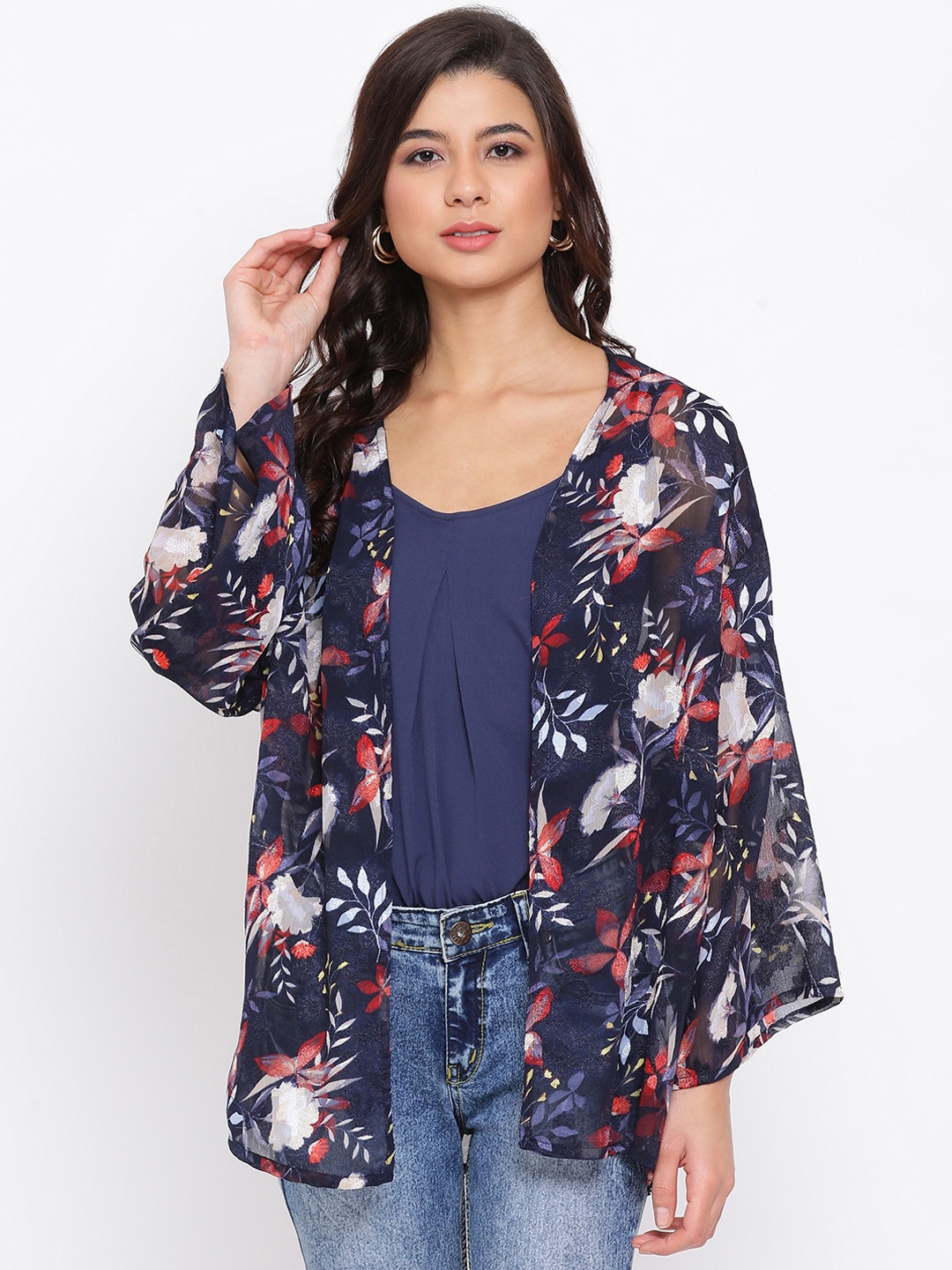 

Oxolloxo Women Navy Blue & White Printed Shrug with Camisole