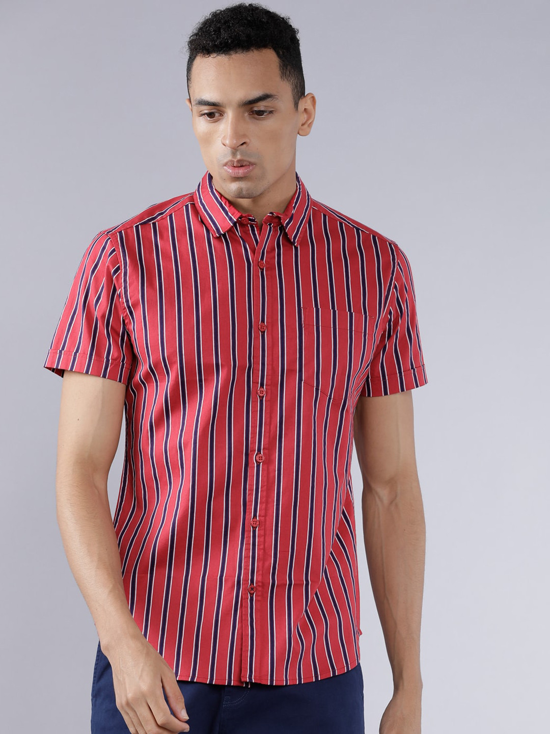

HIGHLANDER Men Red & Navy Blue Slim Fit Striped Casual Shirt