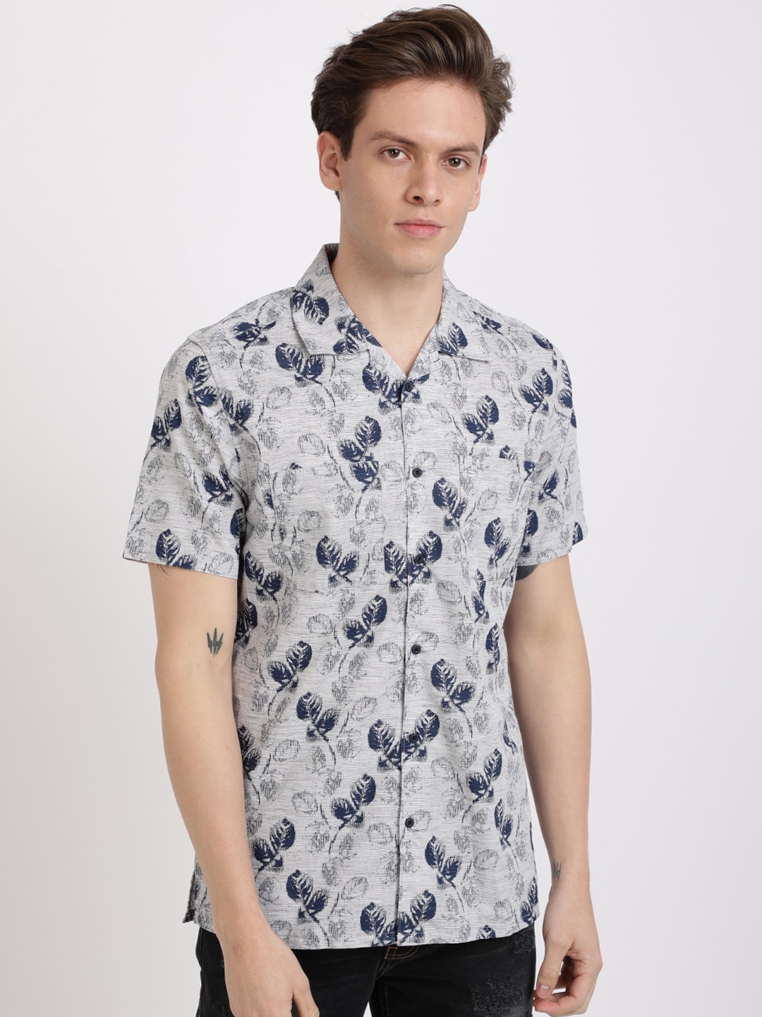 

Bene Kleed Men Grey Regular Fit Printed Casual Shirt