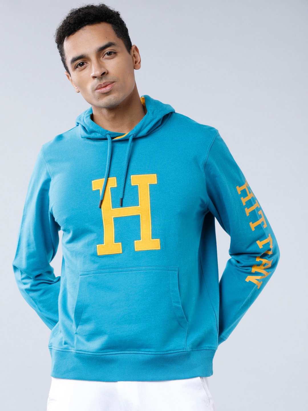

HIGHLANDER Men Teal & Yellow Printed Hooded Sweatshirt