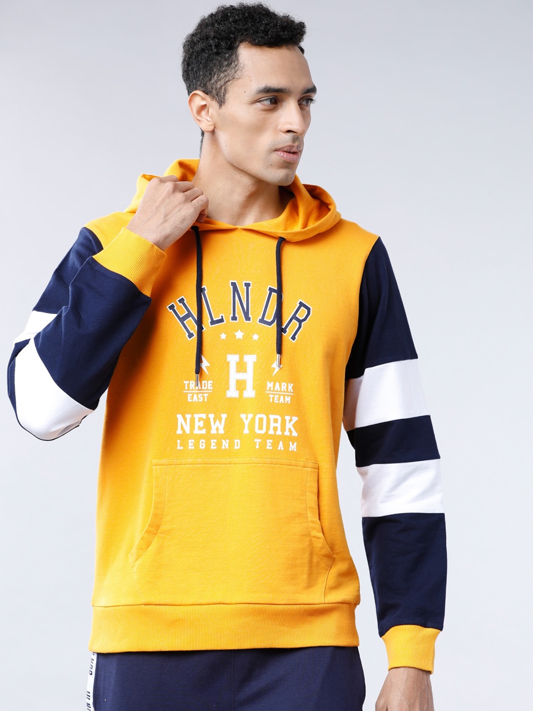 

HIGHLANDER Men Yellow Printed Hooded Sweatshirt