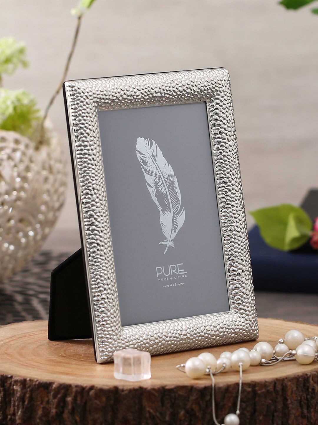 

Pure Home and Living Silver-Toned Textured Table Photo Frame