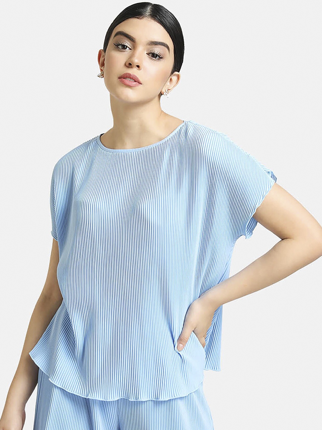 

Kazo Women Blue Pleated Pants & Top Clothing Set