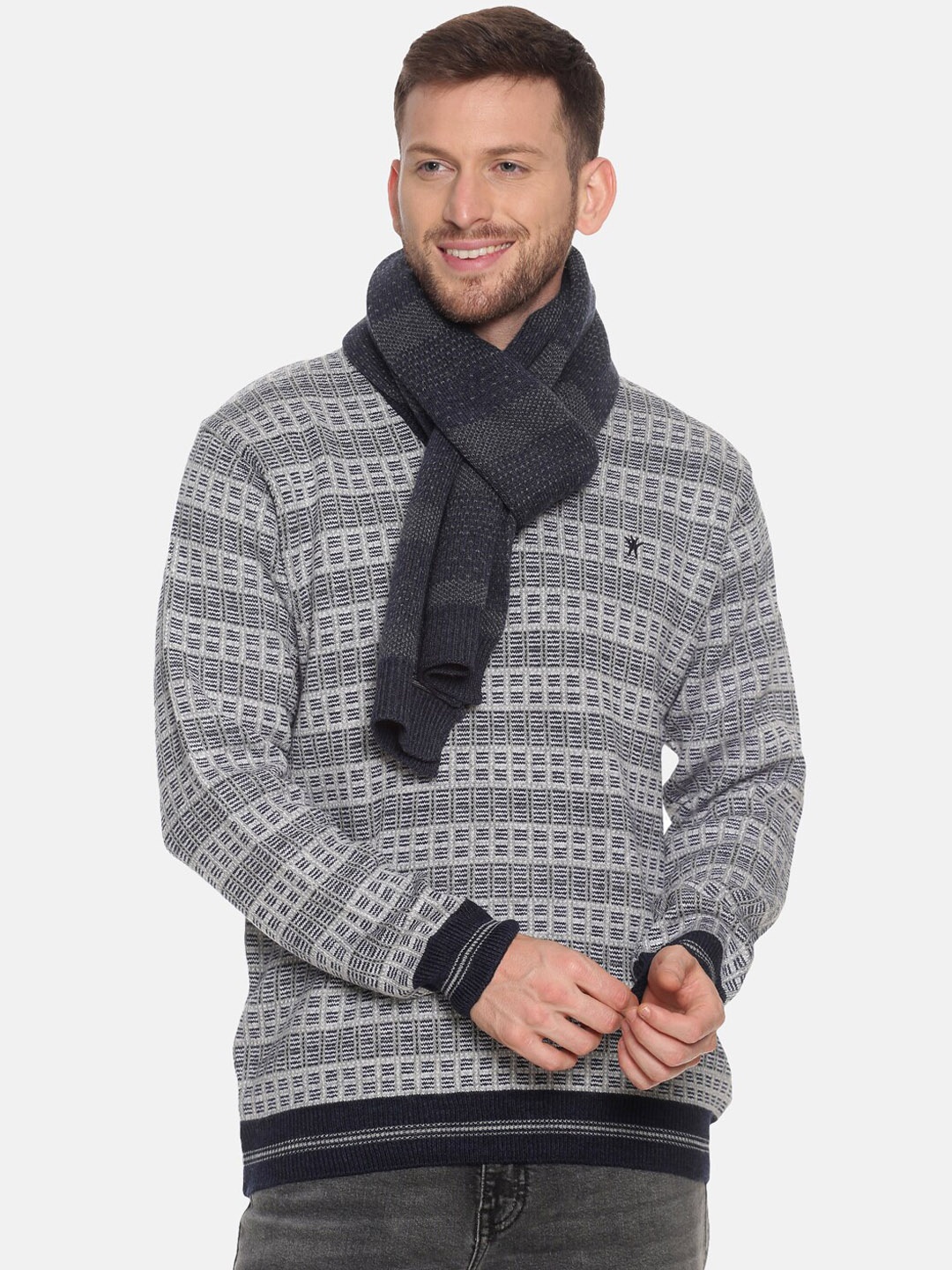 

513 Men Navy Blue & Charcoal Grey Patterned Muffler