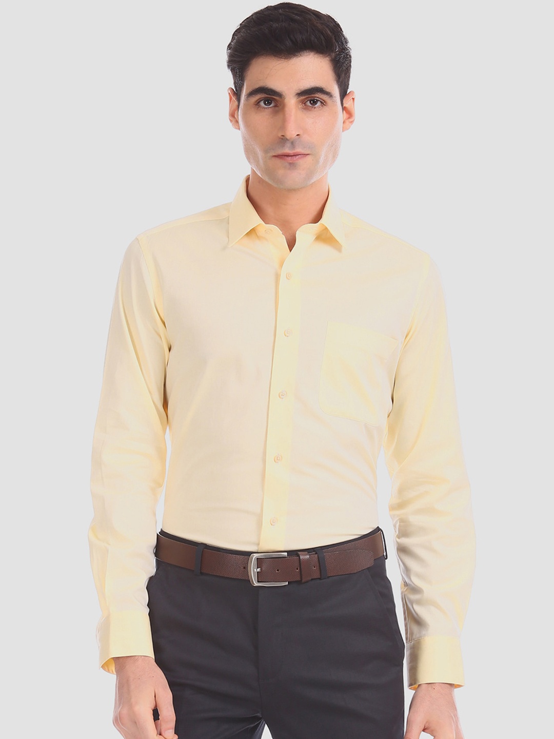 

Arrow Men Yellow Manhattan Regular Fit Solid Formal Shirt