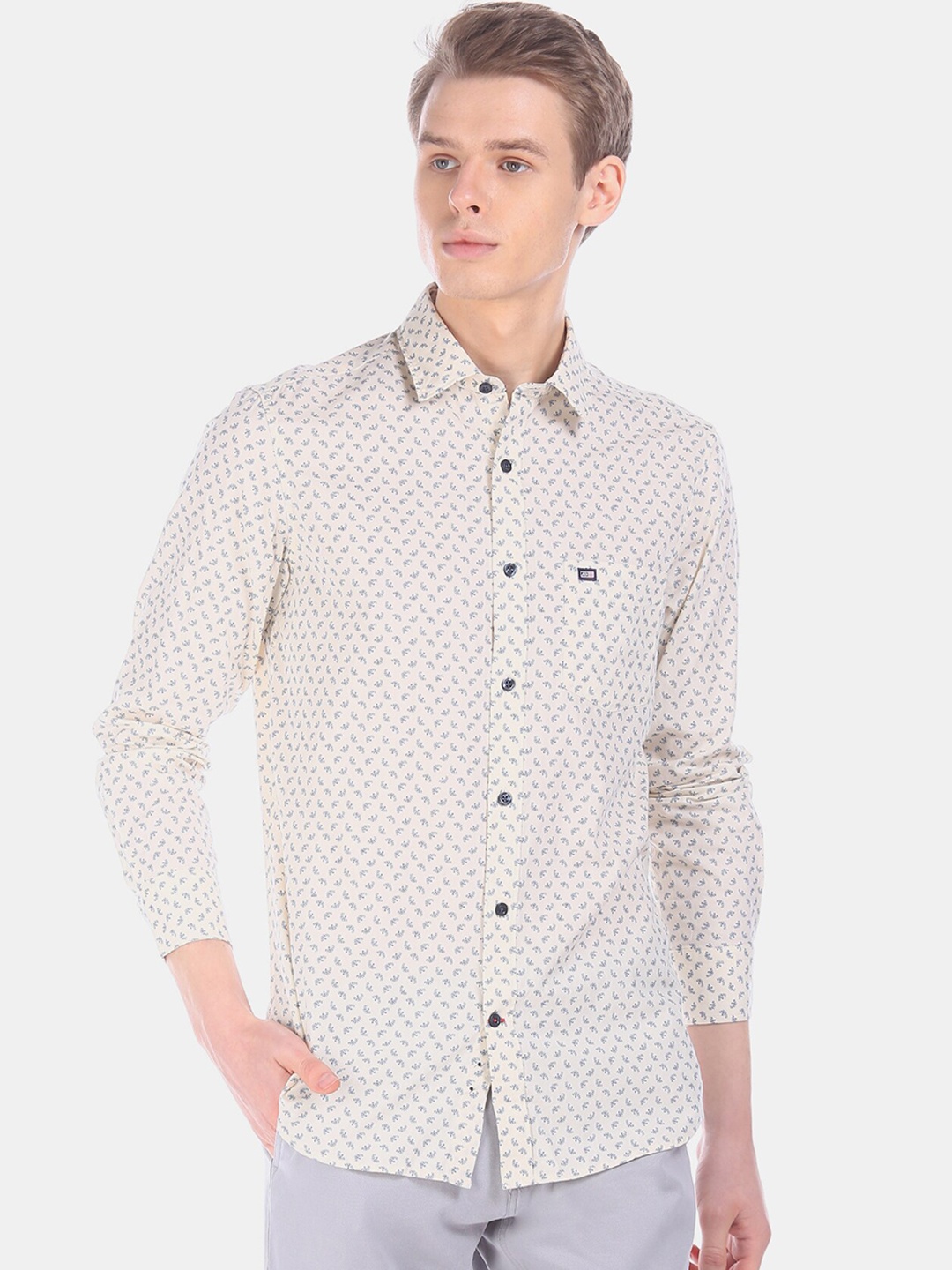 

Arrow Sport Men Beige & Blue Regular Fit Printed Casual Shirt
