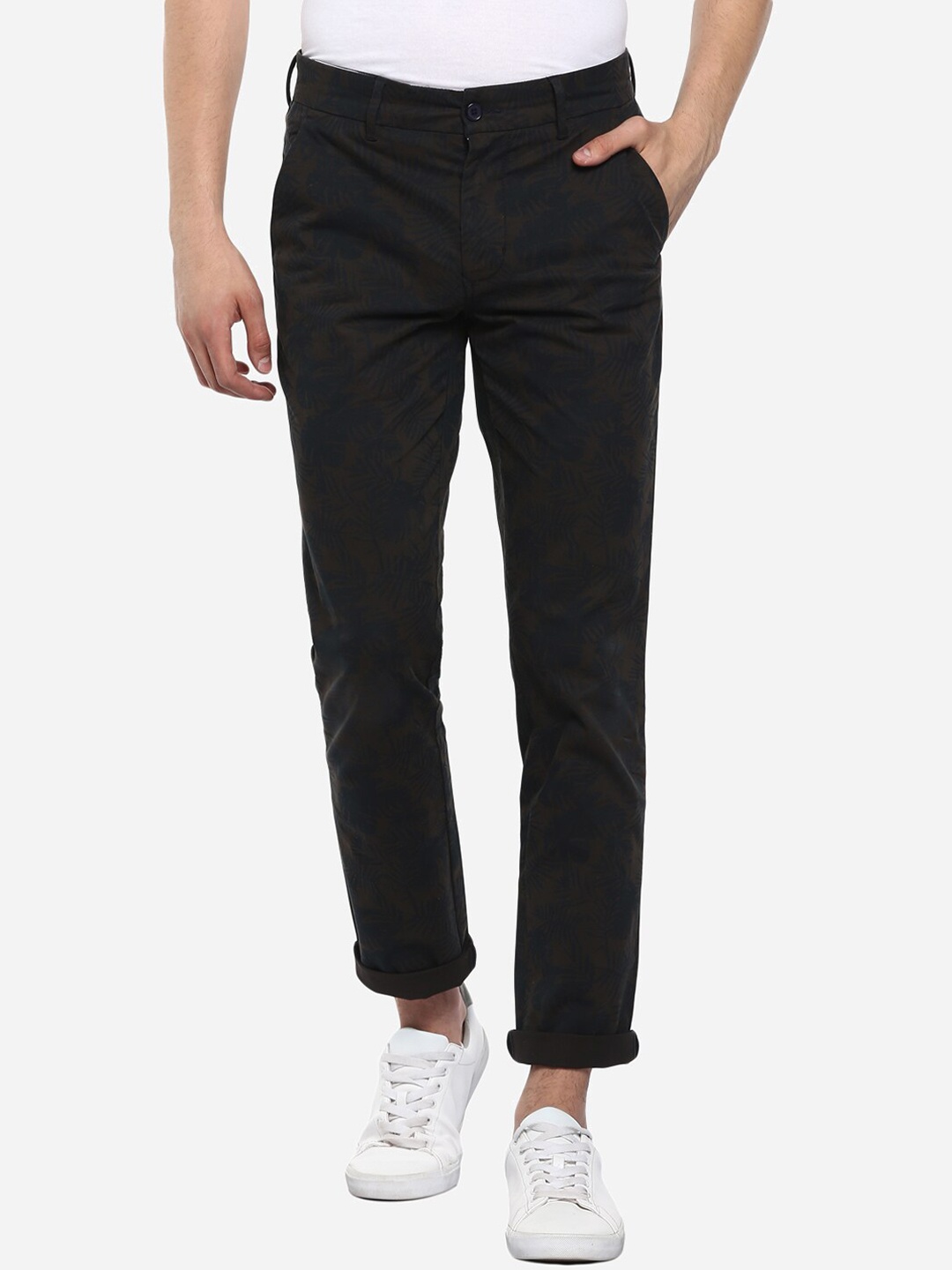

Red Chief Men Olive Green & Black Tropical Printed Chinos