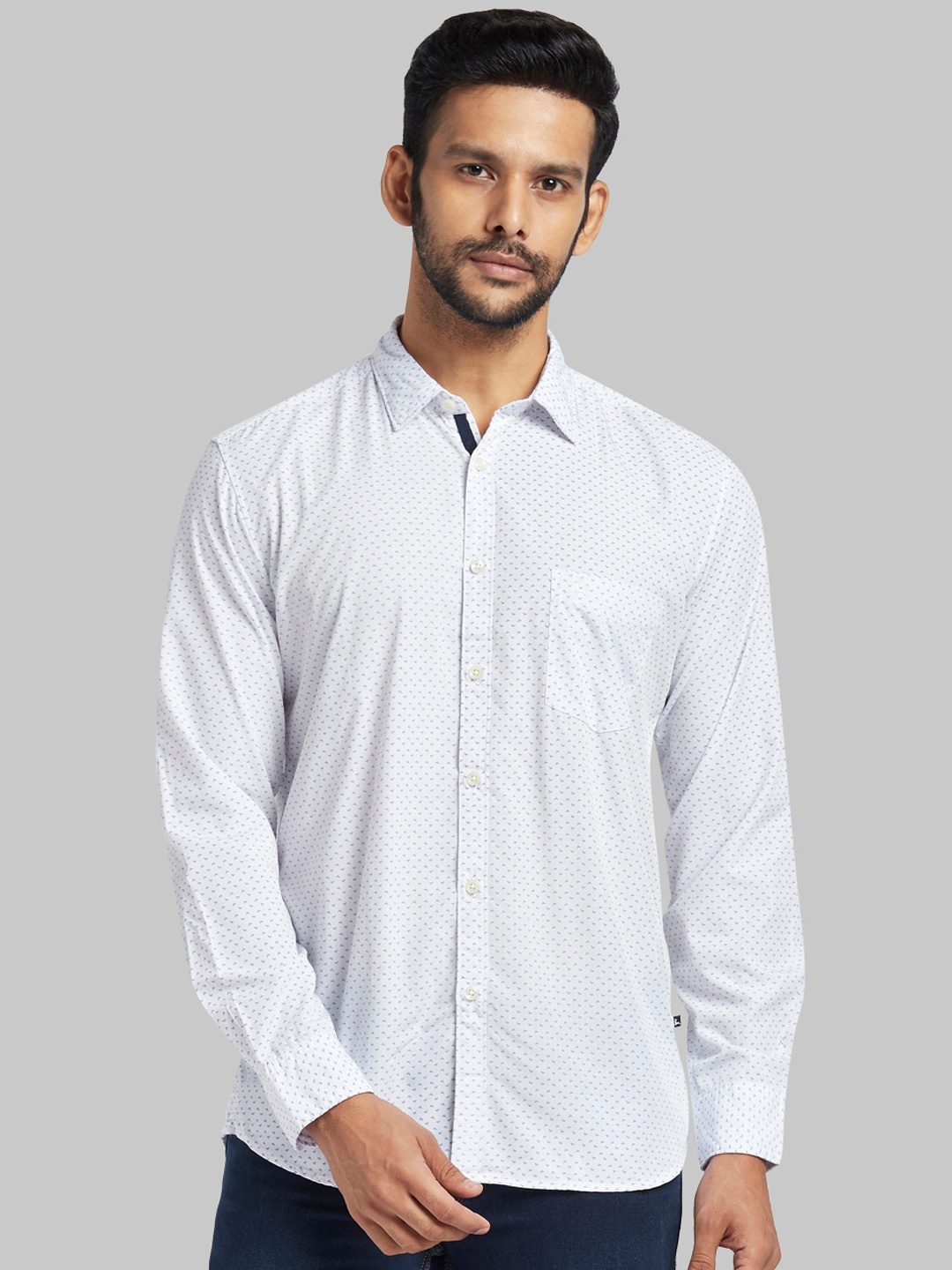 

Parx Men White & Blue Regular Fit Printed Casual Shirt