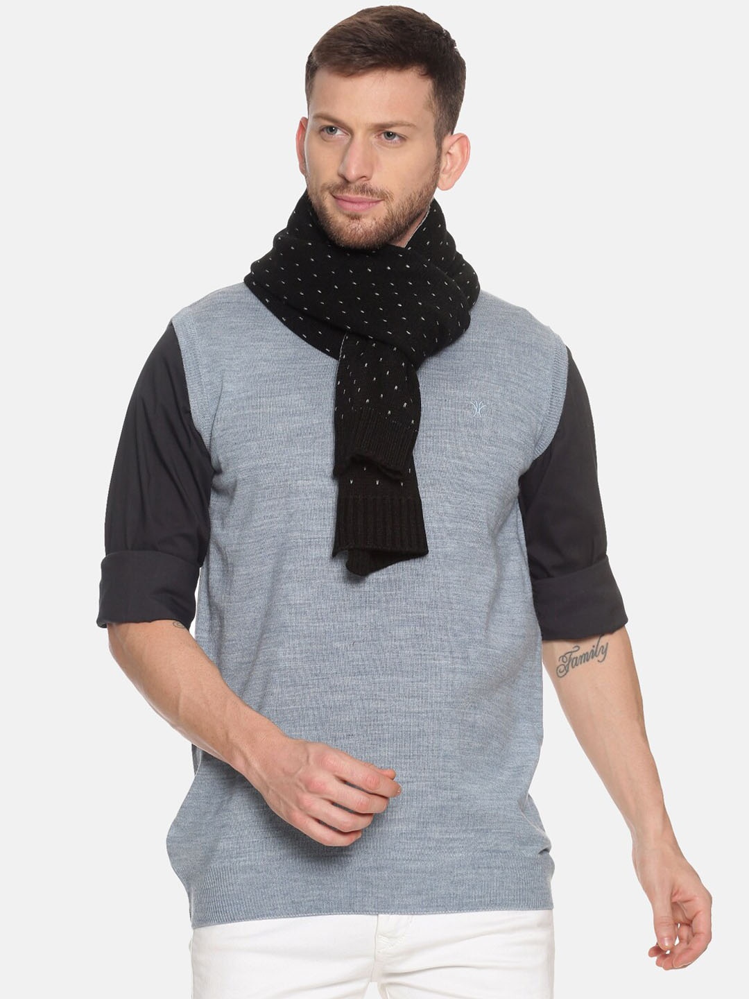 

513 Men Black & White Patterned Muffler