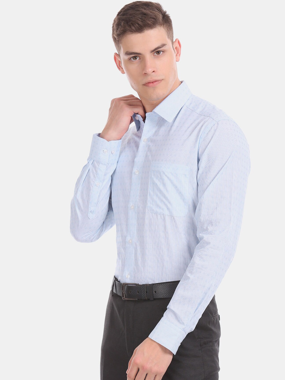 Arrow Men Blue Slim Fit Checked Casual Shirt