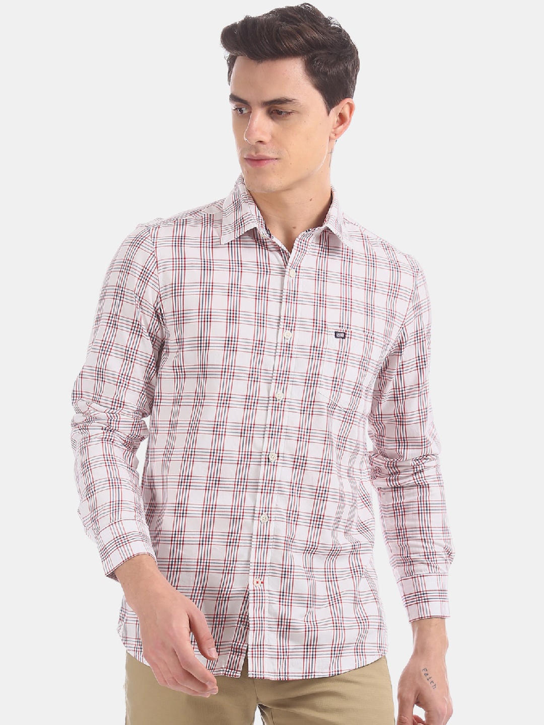 

Arrow Men White & Red Regular Fit Checked Casual Shirt