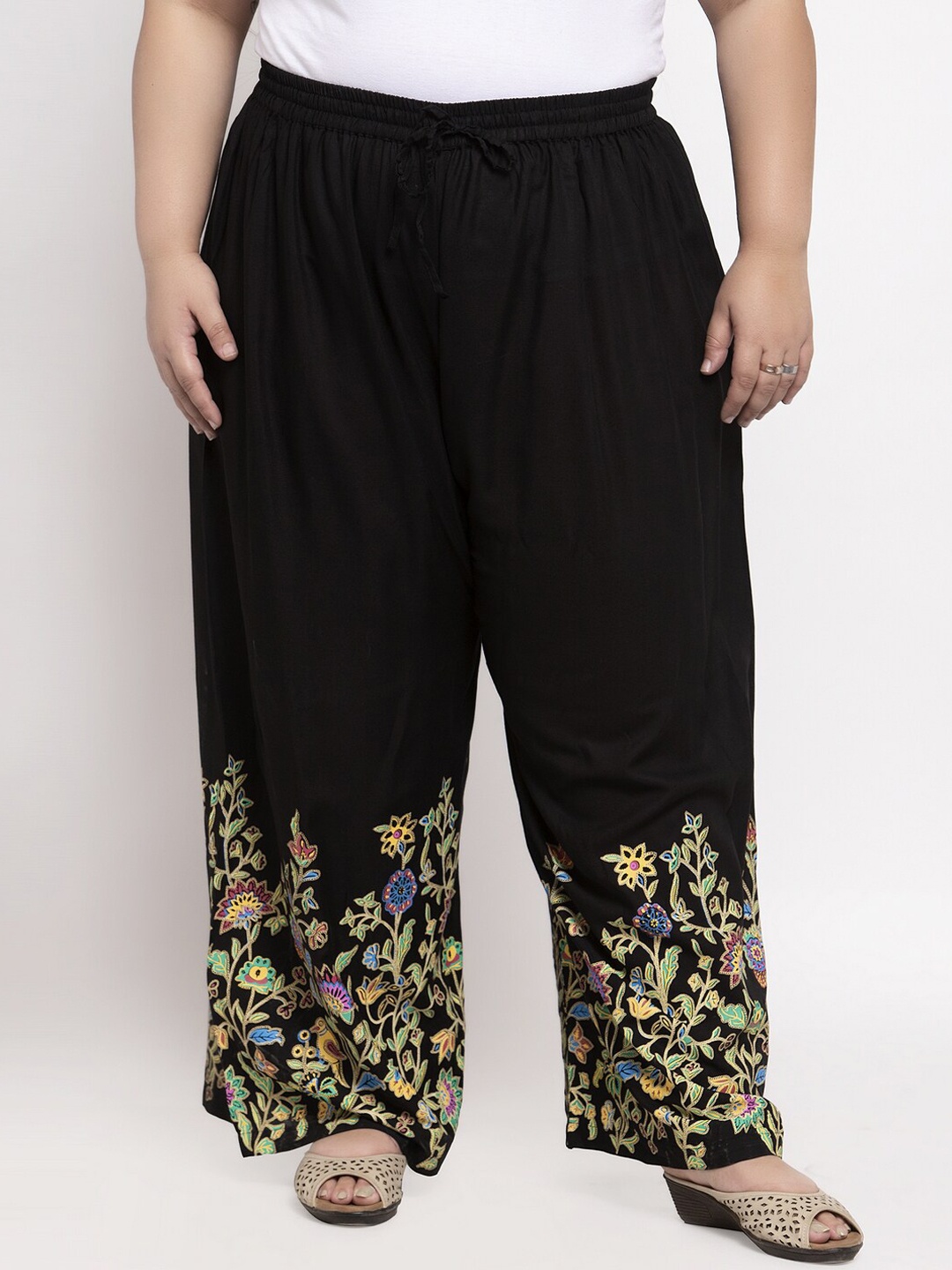 

plusS Women Black Printed Straight Fit Palazzos
