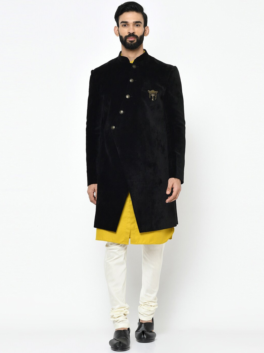 

KISAH Men Solid Indowestern Sherwani Set, Black