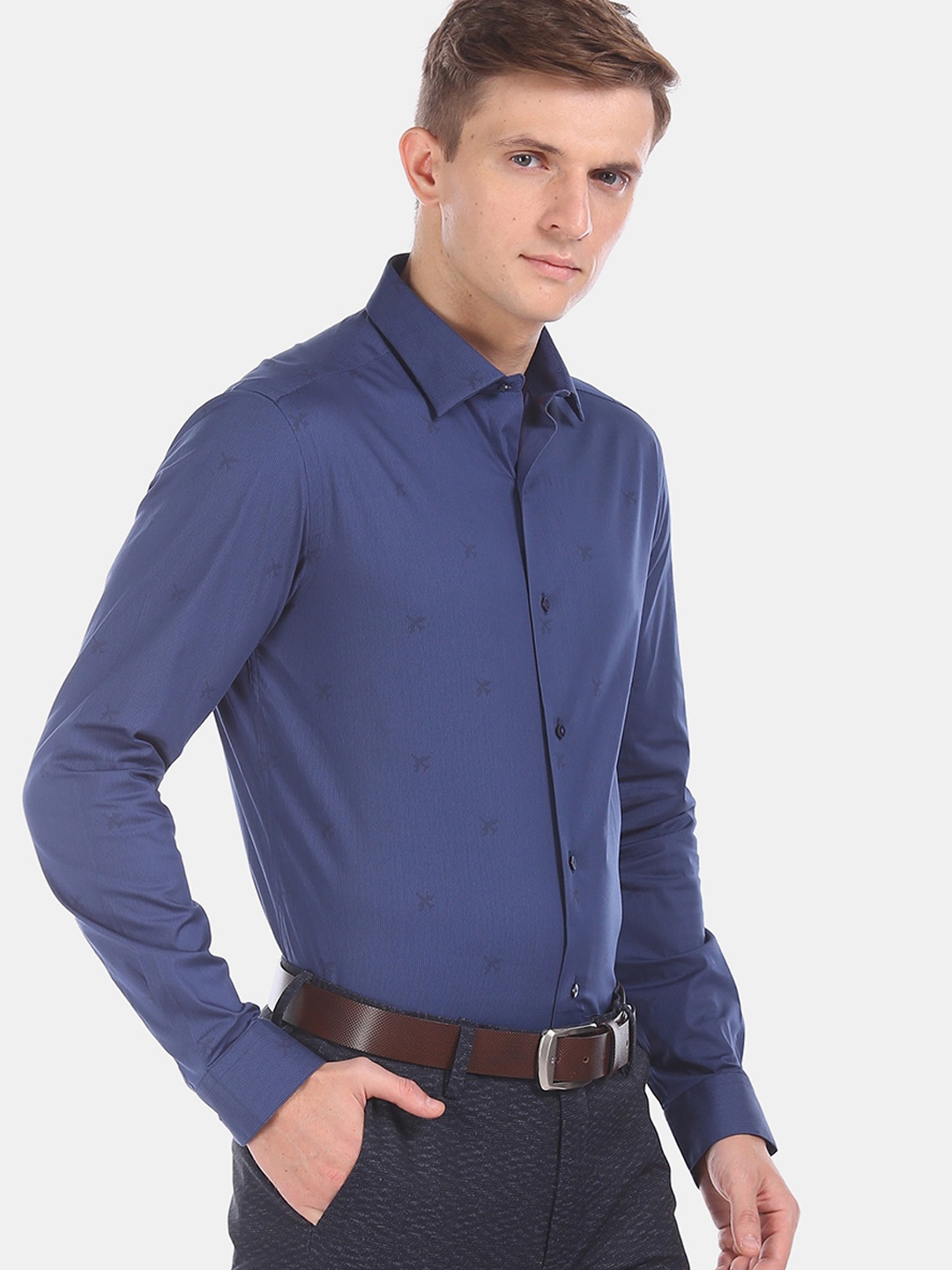 

Arrow Men Blue Regular Fit Striped Formal Shirt