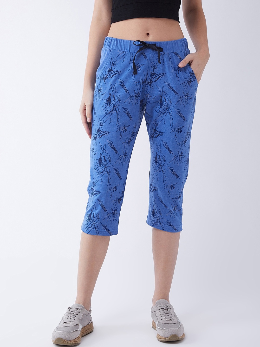 

FEMEA Women Blue & Black Printed Slim-Fit Capris